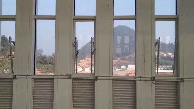 点式玻璃幕墙：安装与施工的工艺解析**